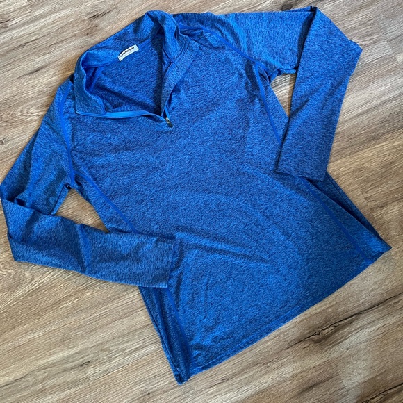 Athletic Half Zip Top with Thumbholes Large - Picture 2 of 7